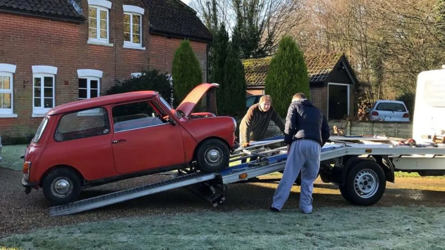 دانيال فوكس بعد شرائه السيارة (فوكس نيوز)