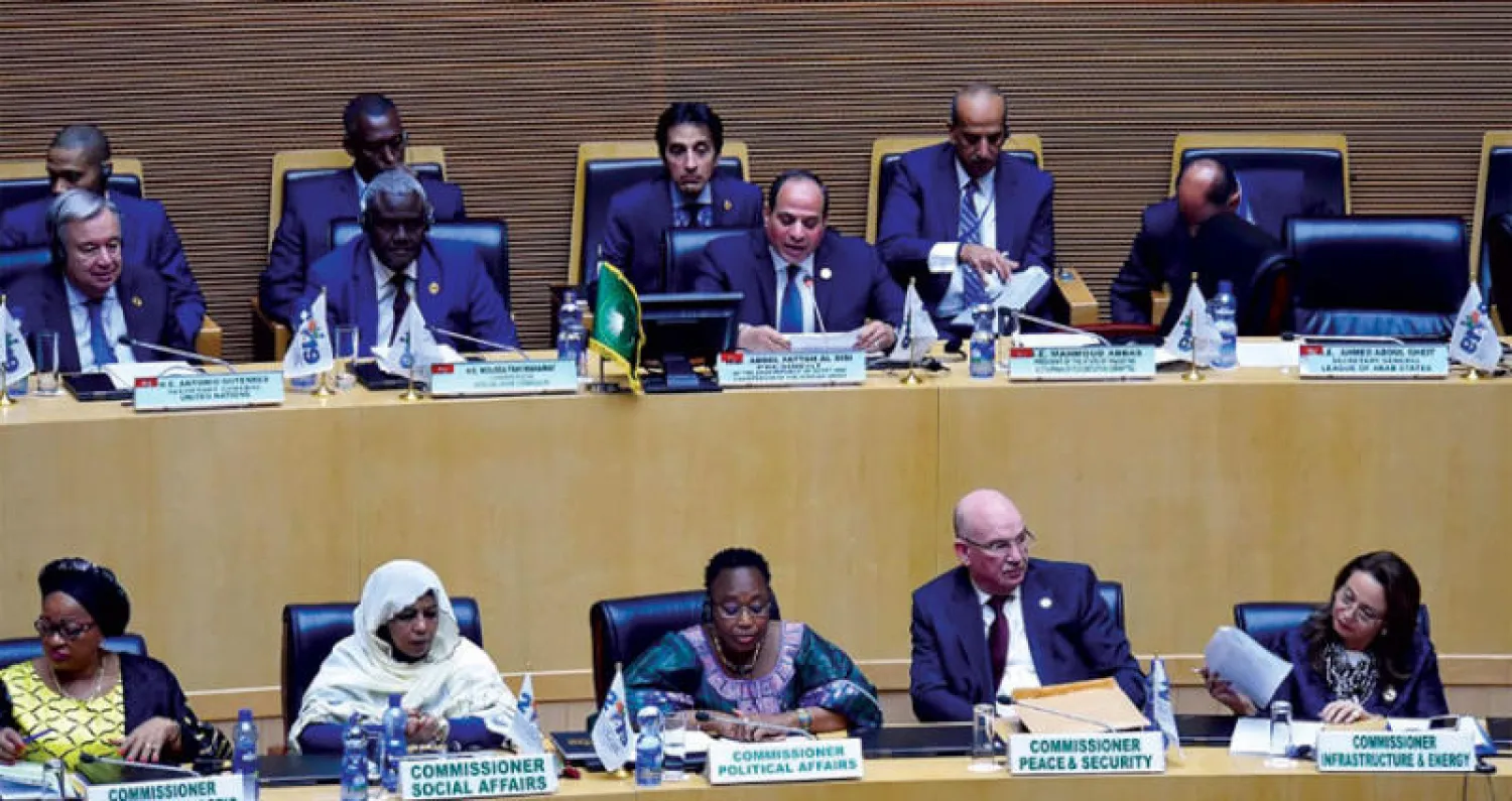 السيسي مخاطباً الجلسة الختامية للقمة الأفريقية في أديس أبابا أمس (أ.ف.ب)