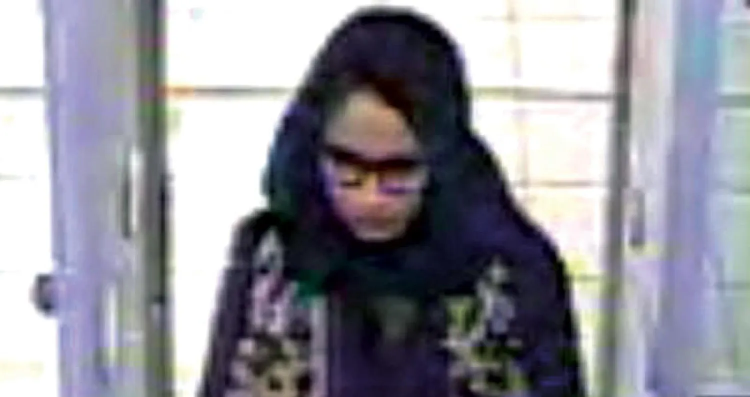 صورة من شرطة اسكتلنديارد للطالبة البريطانية شميمة بيجوم وهي تغادر مطار غاتويك إلى تركيا في 17 فبراير 2015 (أ.ف.ب)