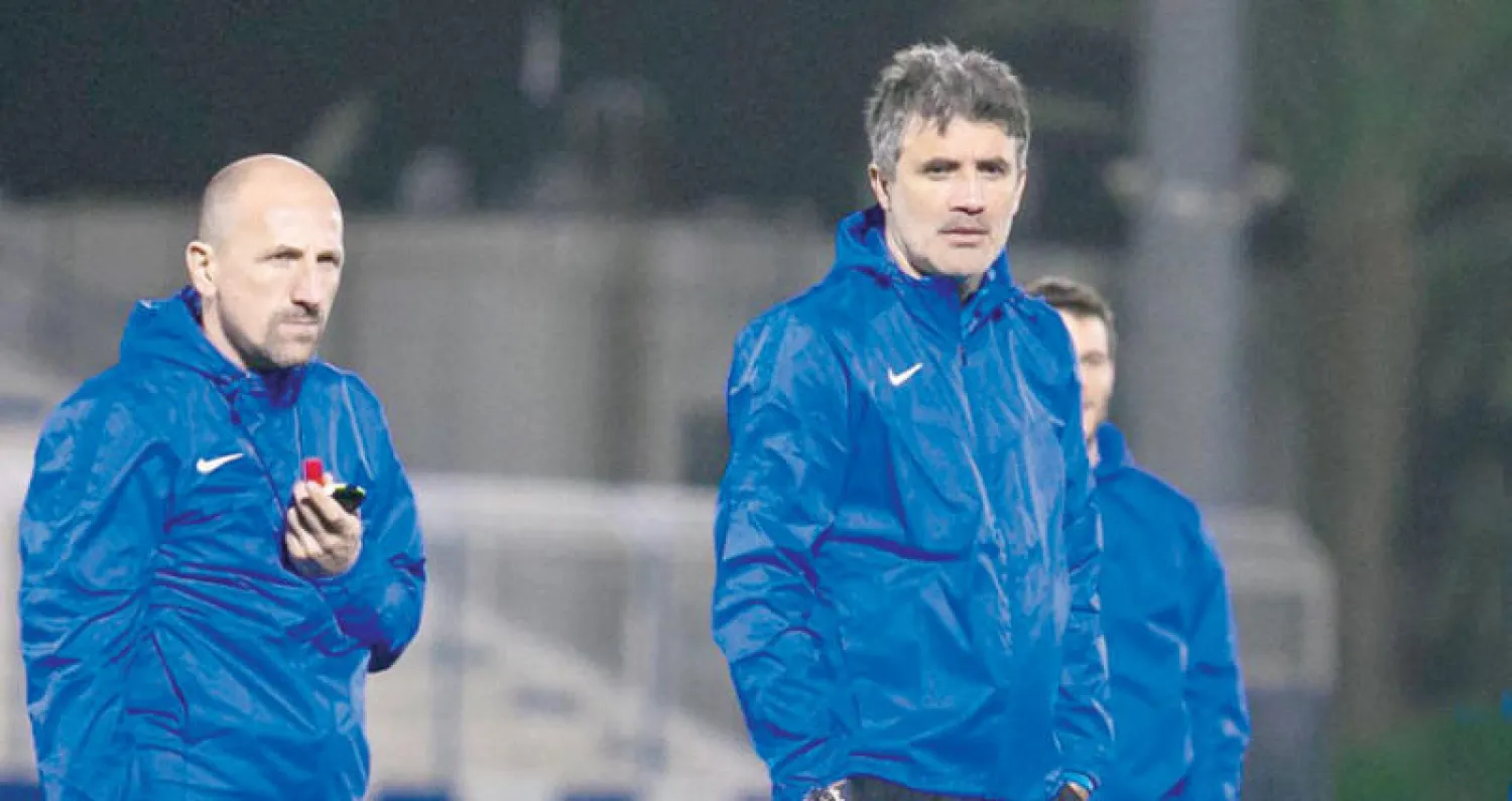 زوران لدى إشرافه على تدريبات الهلال (الشرق الأوسط)