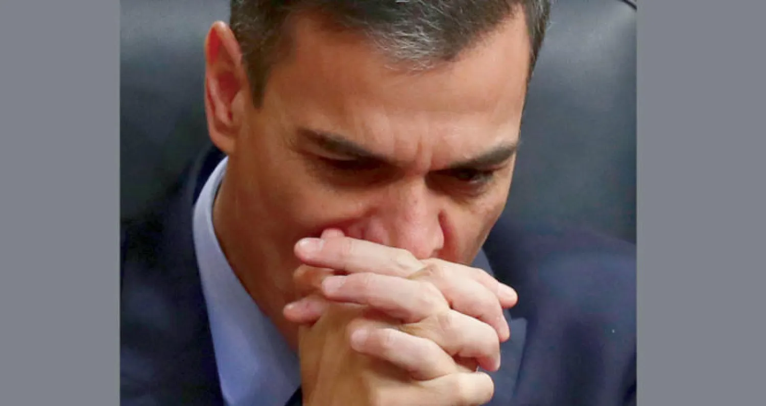 رئيس الحكومة الإسباني الاشتراكي بيدرو سانتشيز مرة أخرى يدخل في مواجهة يراهن فيها على كامل رصيده (أ.ب)