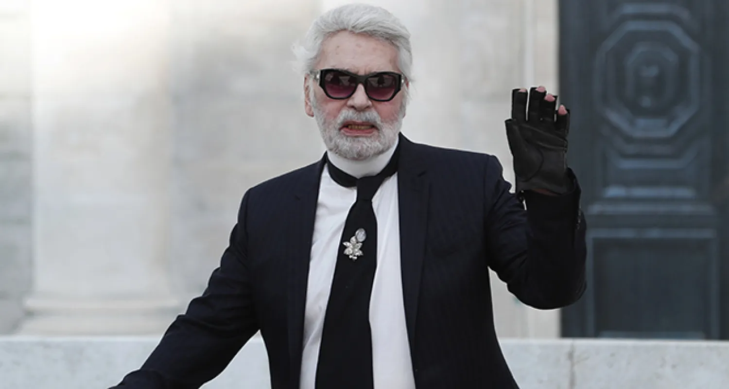 Ünlü moda tasarımcısı Karl Lagerfeld hayatını kaybetti