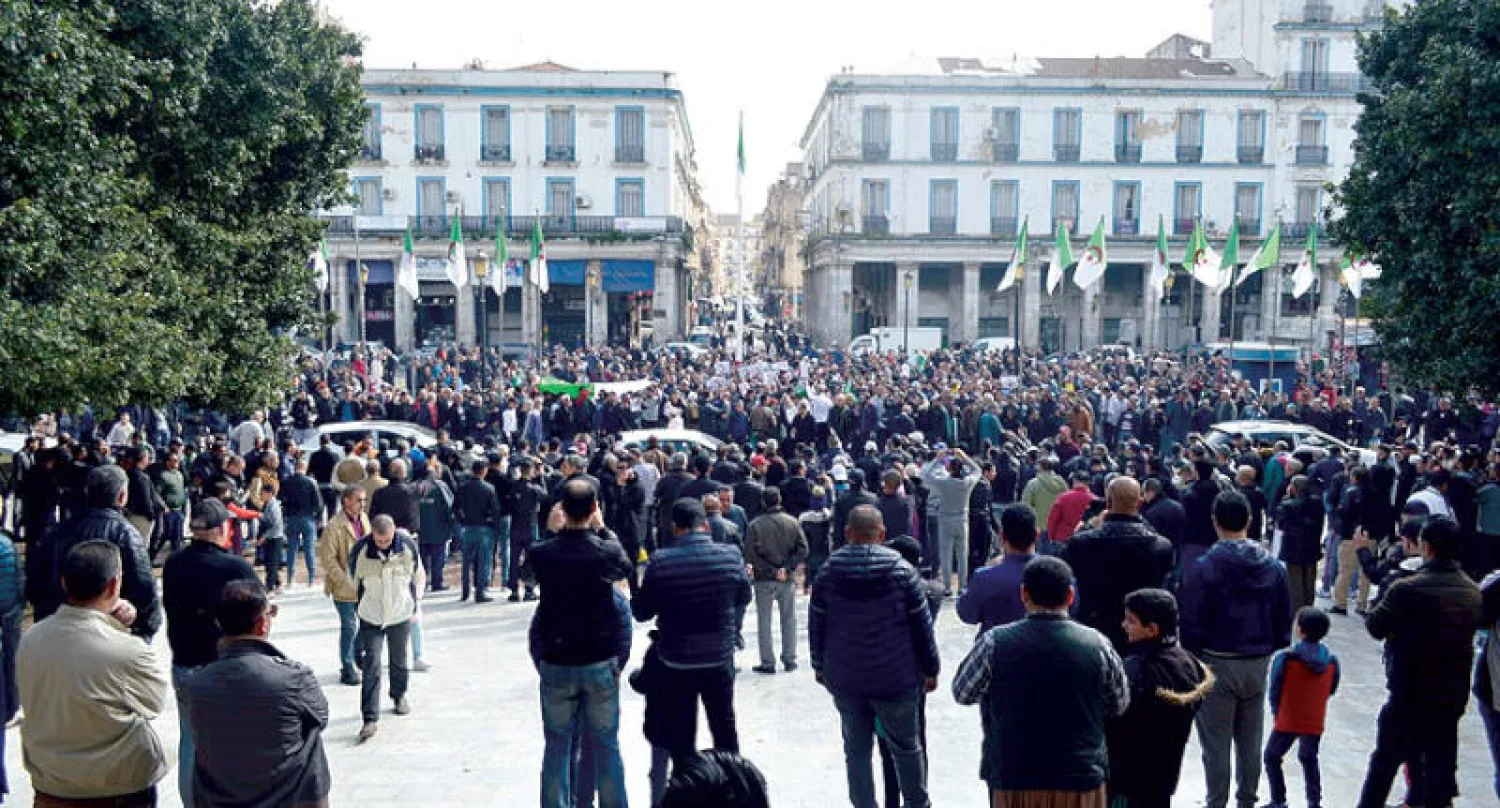 جانب من الاحتجاجات التي شهدتها شوارع عنابة ضد ترشح بوتفليقة (أ.ف.ب)