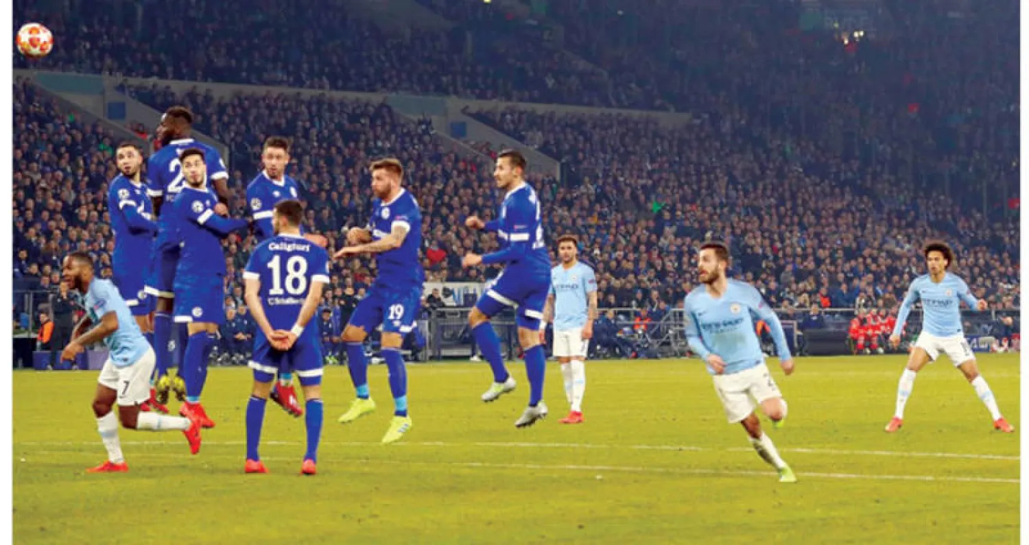 ساني (يمين) وركلته الحرة التي قلبت الموازين