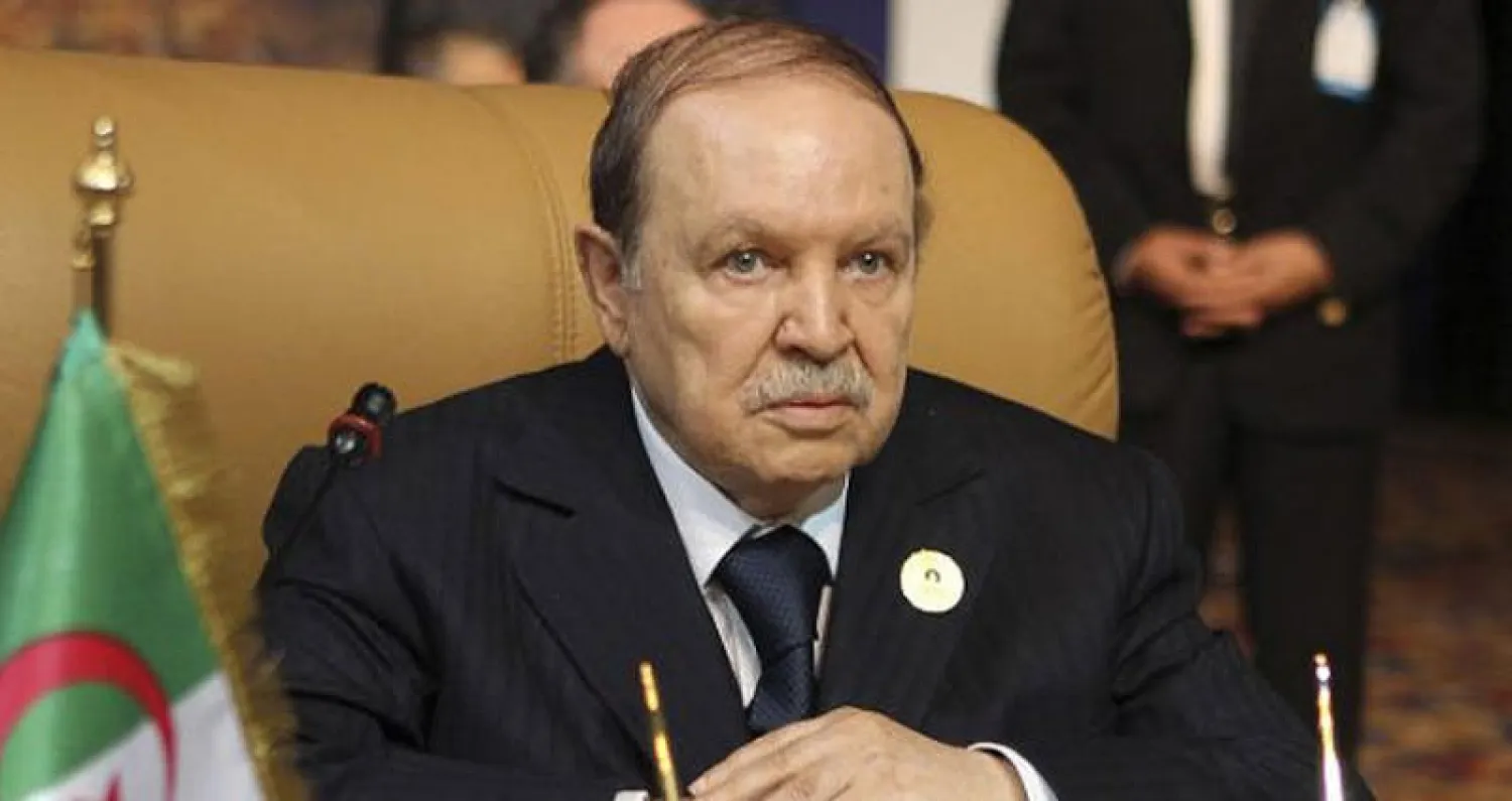 بوتفليقة يتجاهل الاحتجاجات ويشدد على {الاستمرارية}