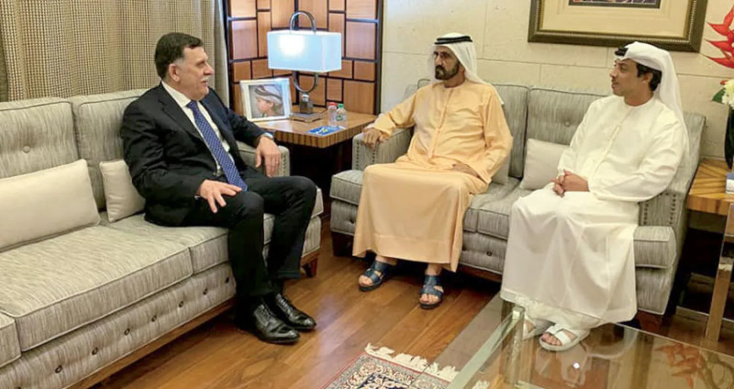 الشيخ محمد بن راشد آل مكتوم خلال استقباله فائز السراج أمس