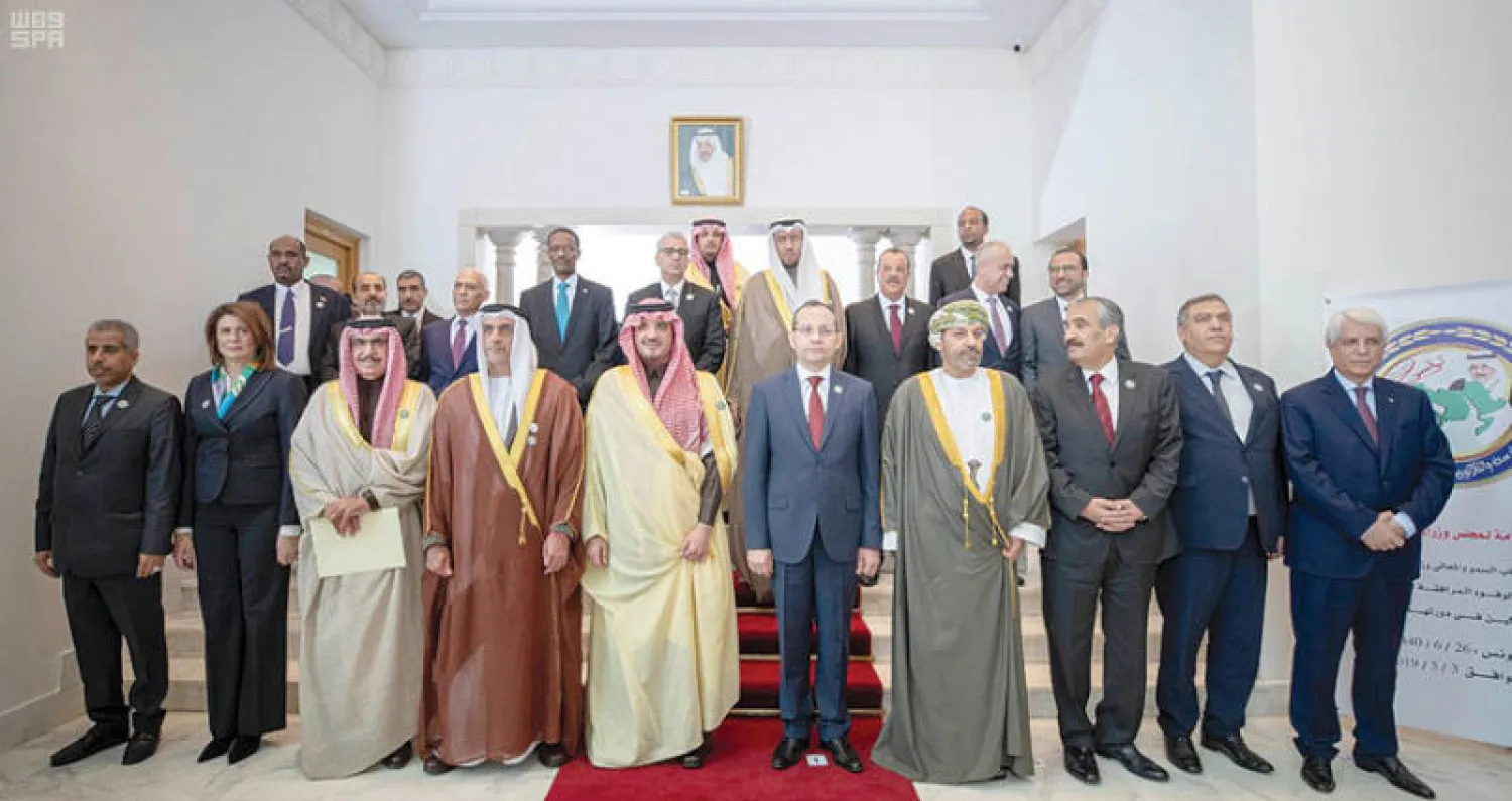 وزراء الداخلية العرب في صورة تذكارية بمناسبة اجتماعاتهم في تونس (واس)