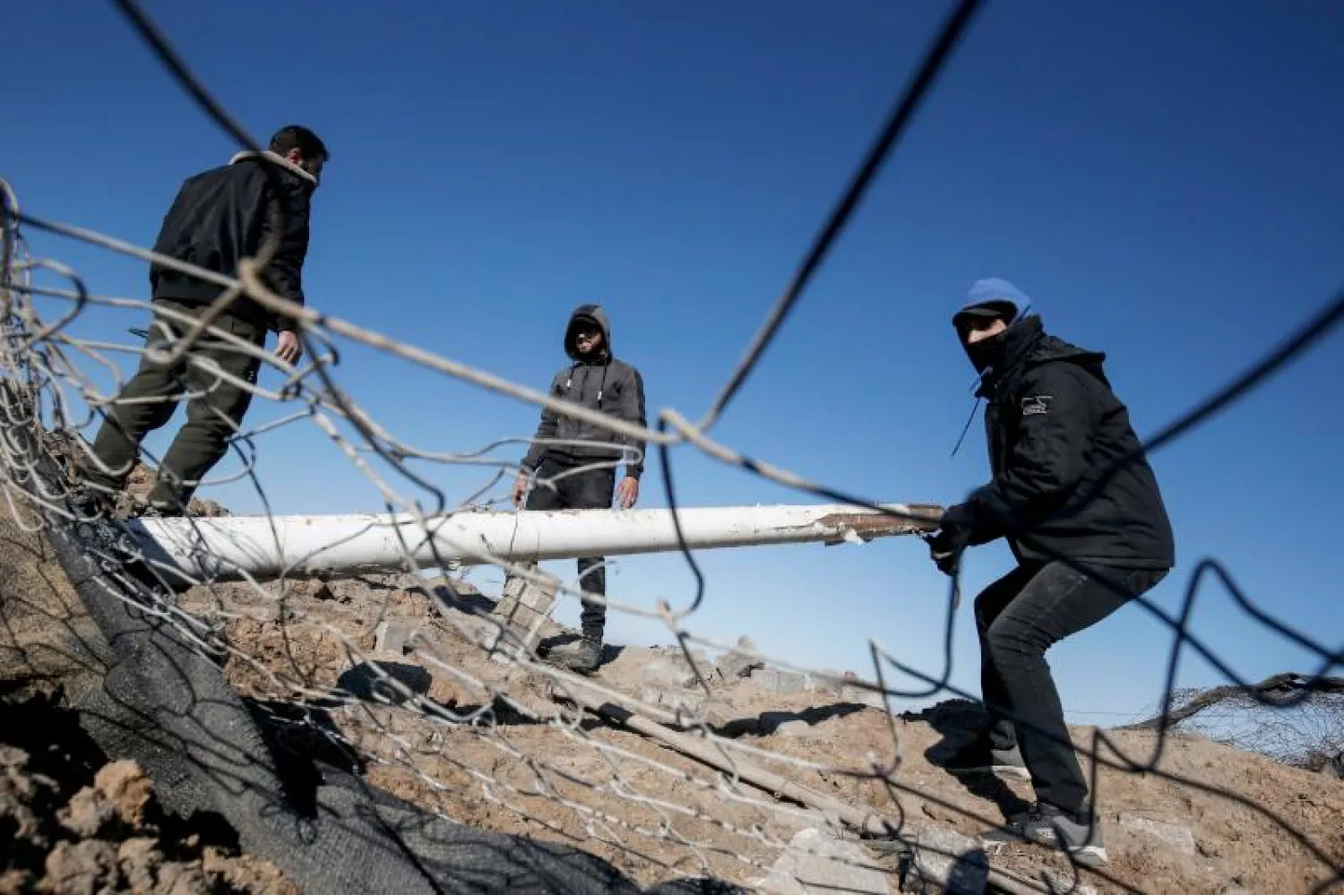 من الدمار الذي أحدثته الغارات الإسرائيلية (أ. ف. ب)