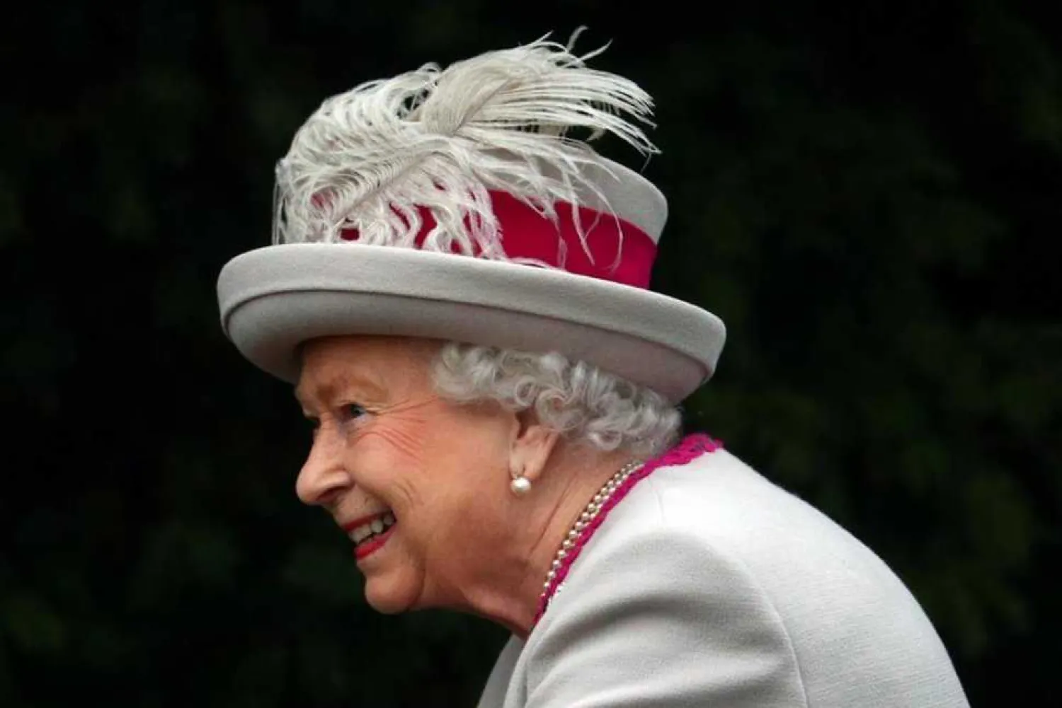Britain's Queen Elizabeth arrives at St Mary
Magdalene's church for the Royal Family's Christmas Day service on the
Sandringham estate in eastern England, Britain, December 25, 2018.
REUTERS/Hannah McKayREUTERS
