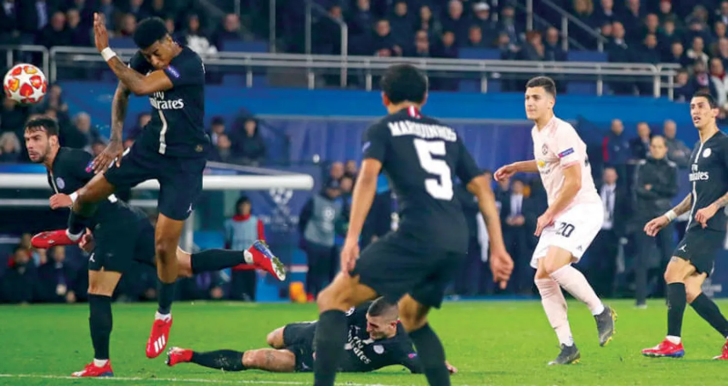 هل تعمد مدافع سان جيرمان بريسنيل كيمبيمبي التصدي للكرة بذراعه؟