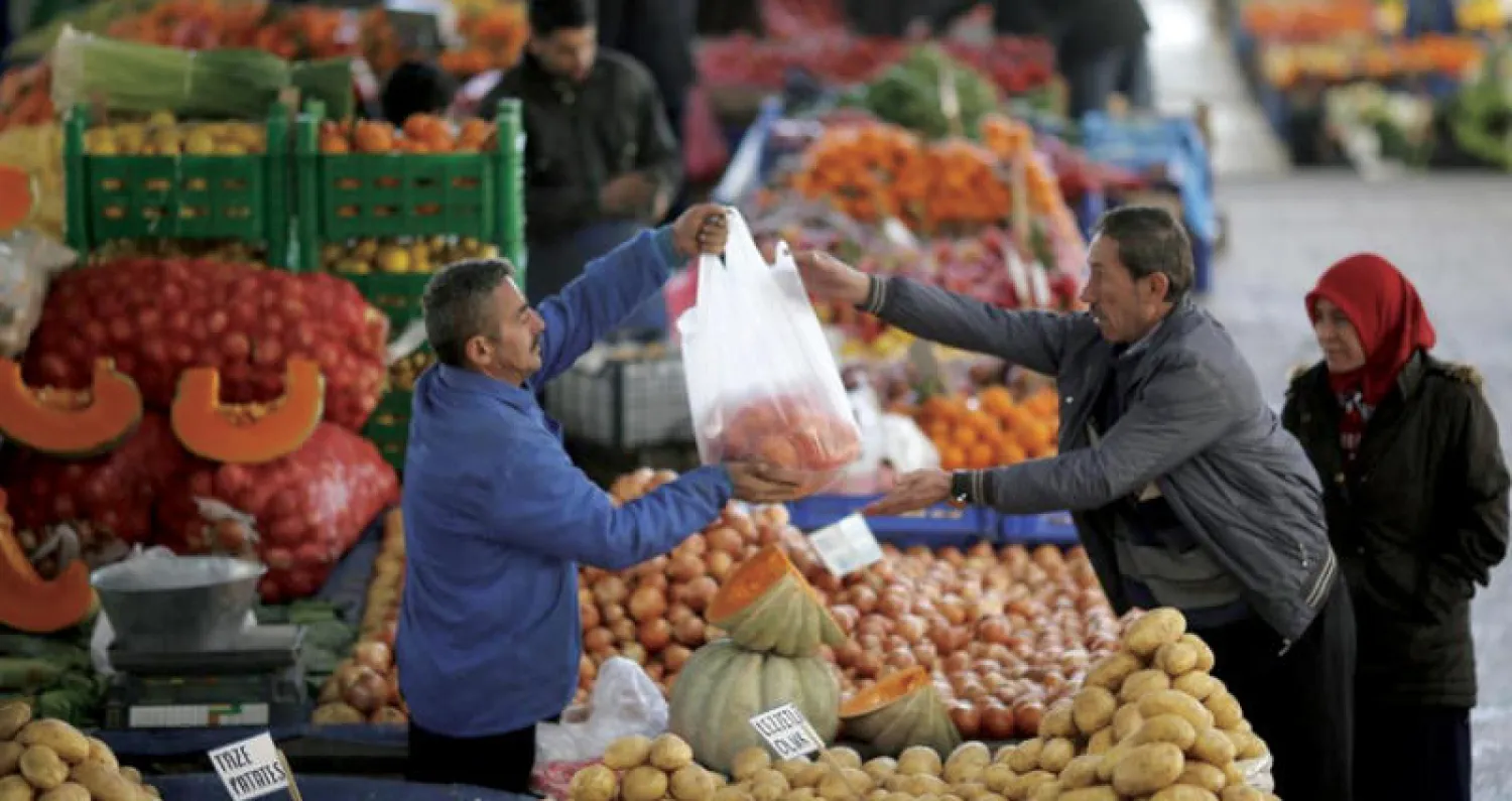 أعلنت الحكومة التركية إعفاء مؤقتاً على واردات البطاطس في محاولة لخفض أسعارها (رويترز)