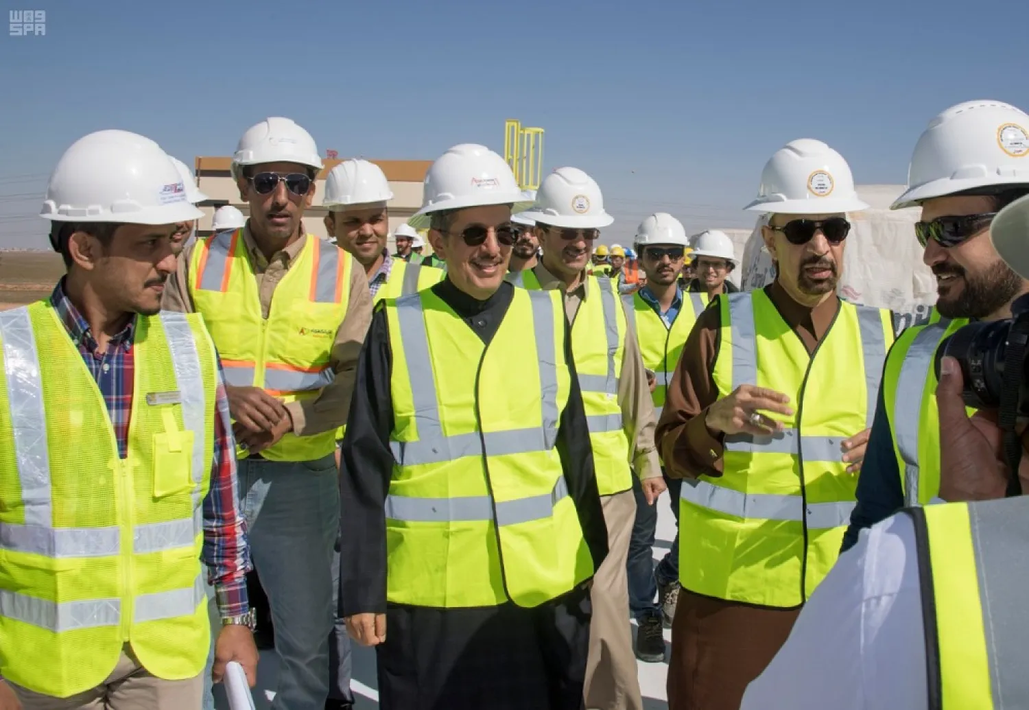 Saudi Energy Minister Khalid al-Falih tours the Sakaka plant. (SPA)