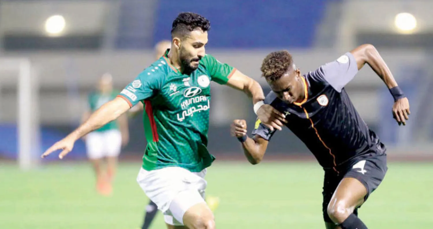 من مباراة الاتفاق والشباب أمس (تصوير: عيسى الدبيسي)