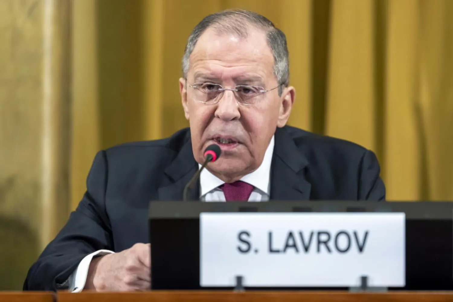 وزير الخارجية الروسي سيرغي لافروف متحدّثاً في جنيف (إ.ب. أ)
