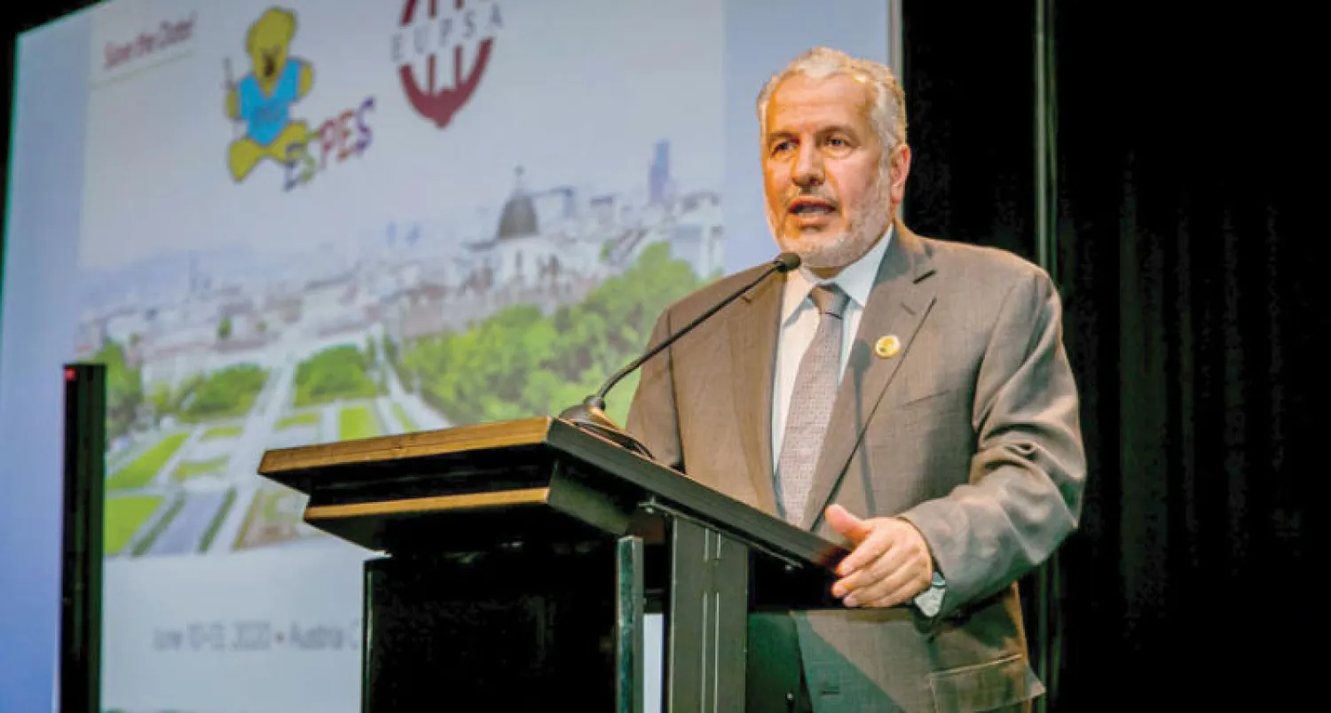 الدكتور عبد الله الربيعة، المستشار في الديوان الملكي السعودي المشرف العام على مركز الملك سلمان للإغاثة والأعمال الإنسانية