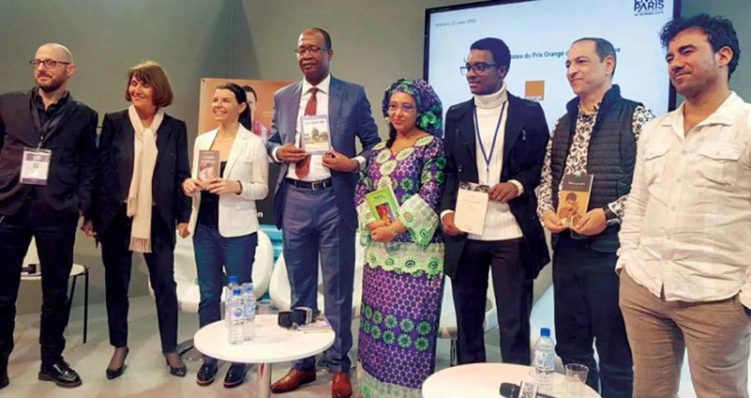 المتأهلون الستة لنهائي جائزة «أورانج» في لقاء بـ«معرض باريس للكتاب»