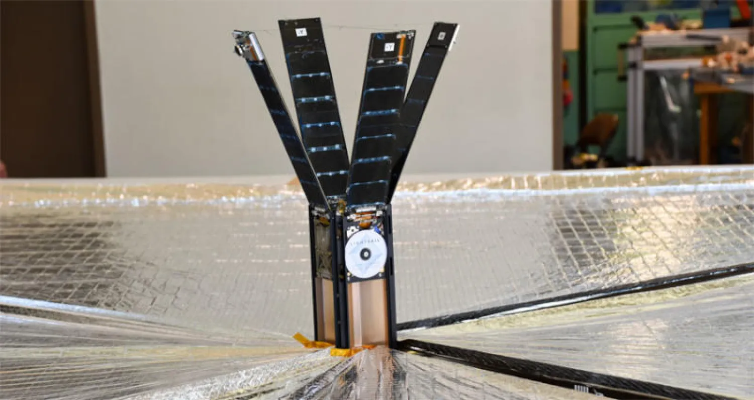 شراع فضائي يندفع بطاقة «فوتونات» ضياء الشمس