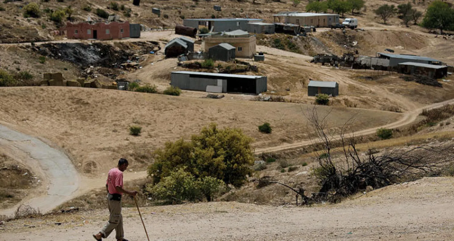بدوي من بلدة أم الحيران في النقب جنوب فلسطين في صورة أرشيفية (أ.ب)