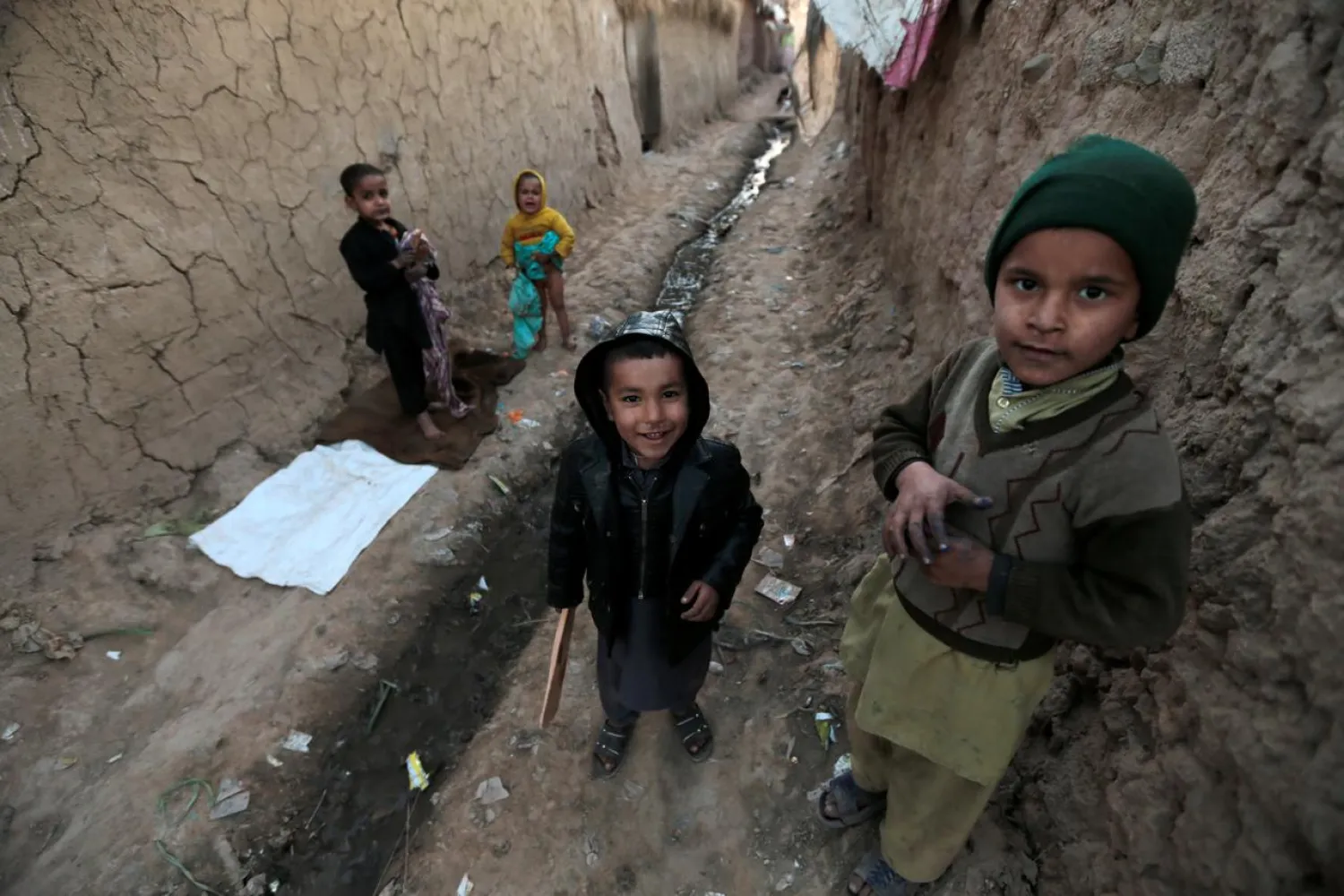 Afghan refugee children, January 13, 2018. REUTERS/Caren Firouz