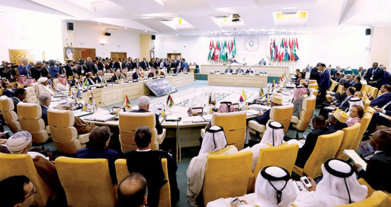 جانب من اجتماعات وزراء الخارجية العرب في تونس أمس (رويترز)