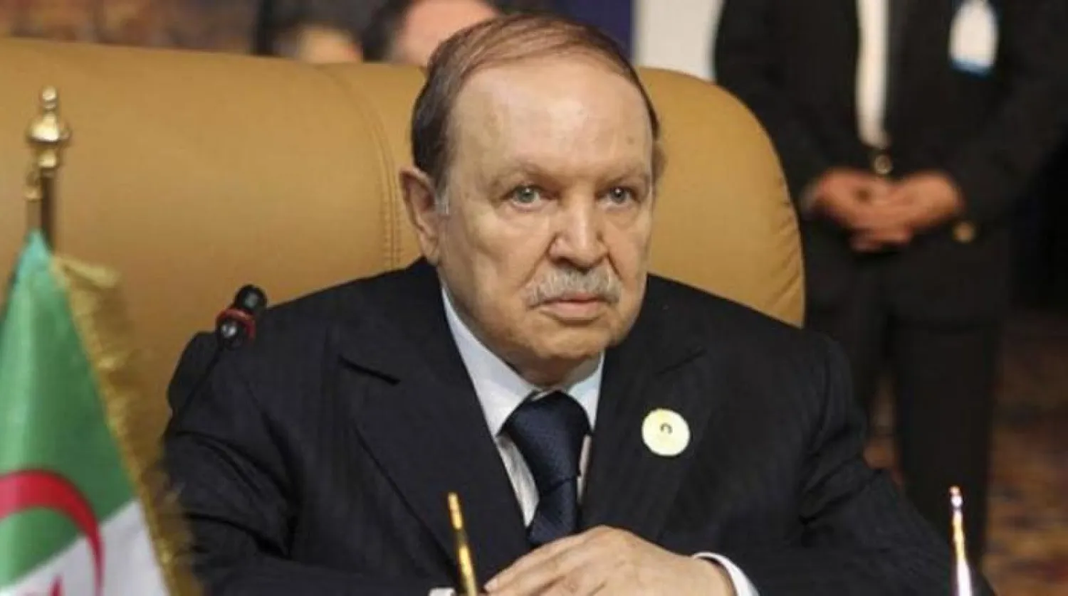 الجزائر: تشكيل حكومة لتسيير الأعمال مؤقتاً