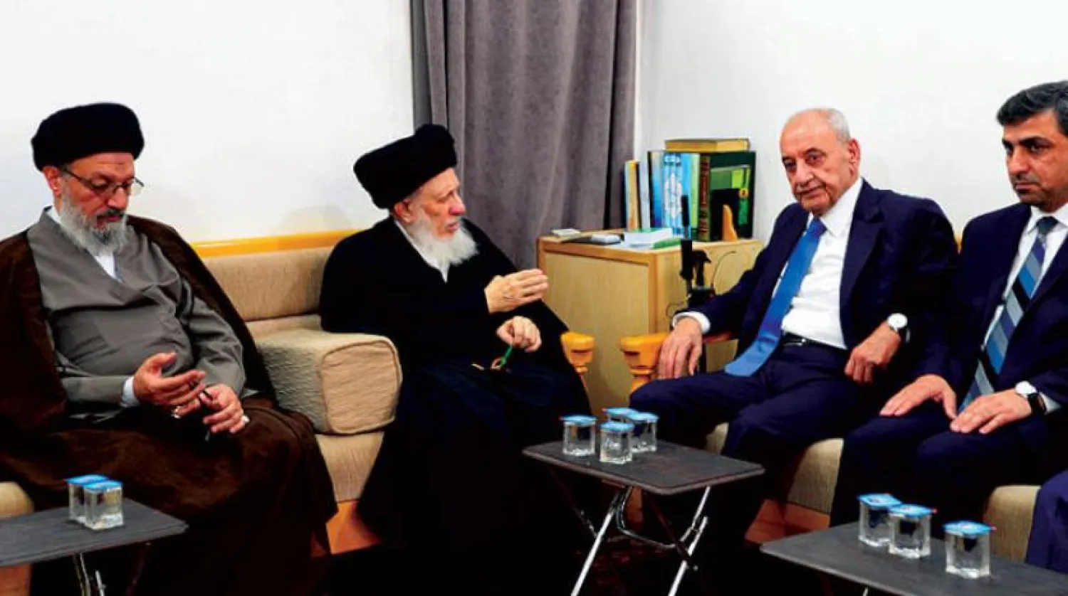 Sistani’nin Lübnan Meclis Başkanı Nebih Berri ile görüşmesinden bir kare (AFP)