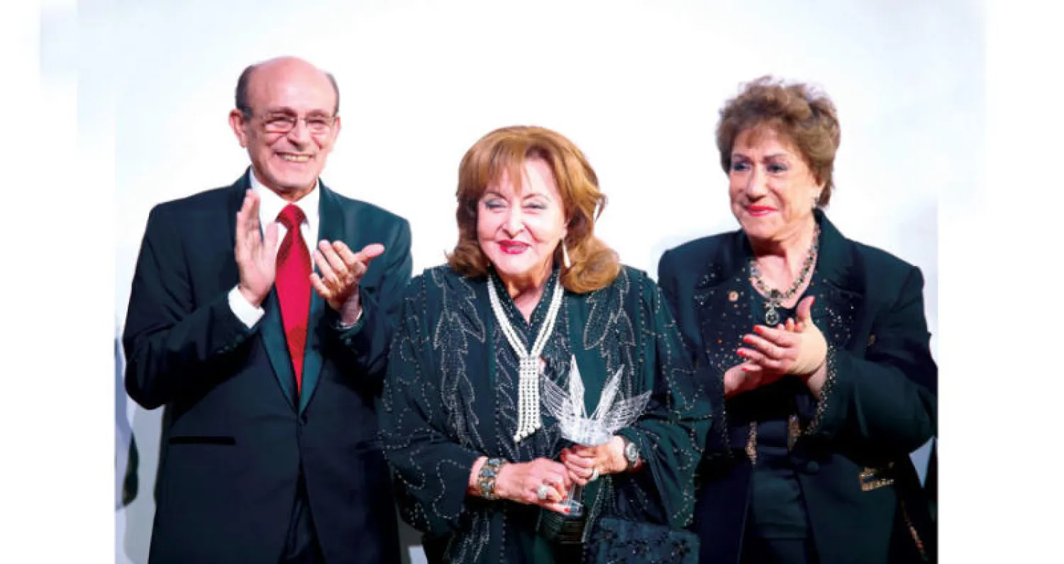 تكريم الفنانة المصرية ليلى طاهر أول من أمس بحفل الافتتاح 