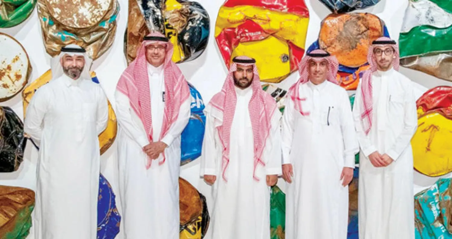 الأمير بدر بن عبد الله بن فرحان والقائمون على مركز إثراء العالمي (واس)