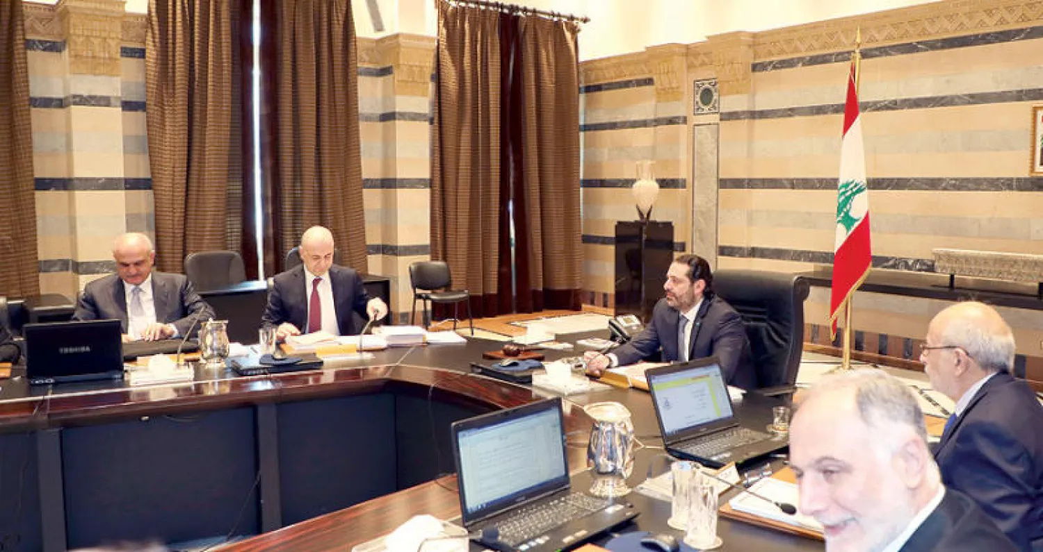 الرئيس سعد الحريري مترئساً جلسة مجلس الوزراء أمس (دالاتي ونهرا)