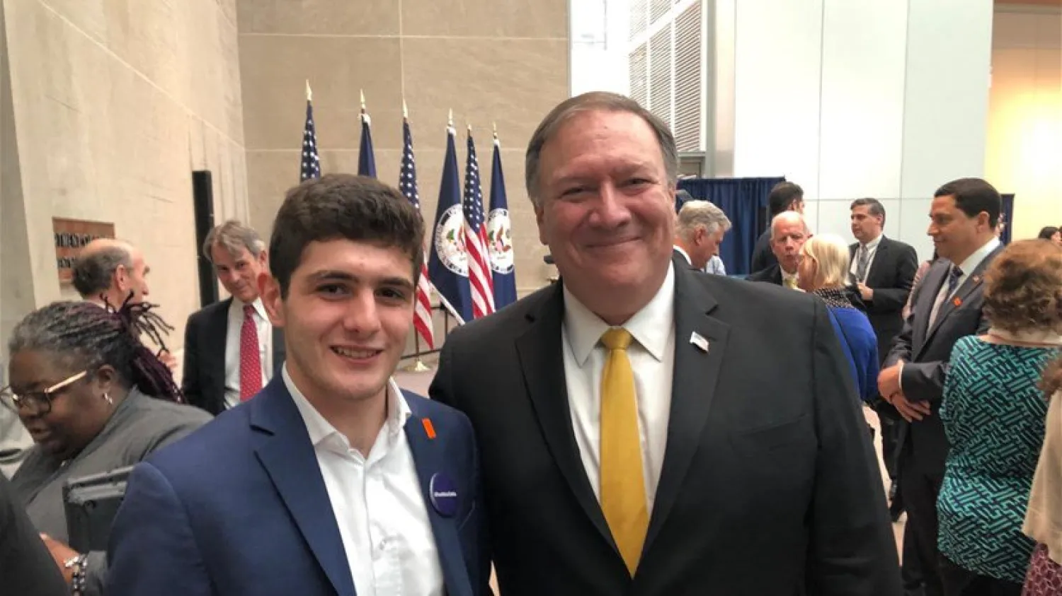 Omar Zakka meets US Secretary of State Mike Pompeo in Washington. (NNA)