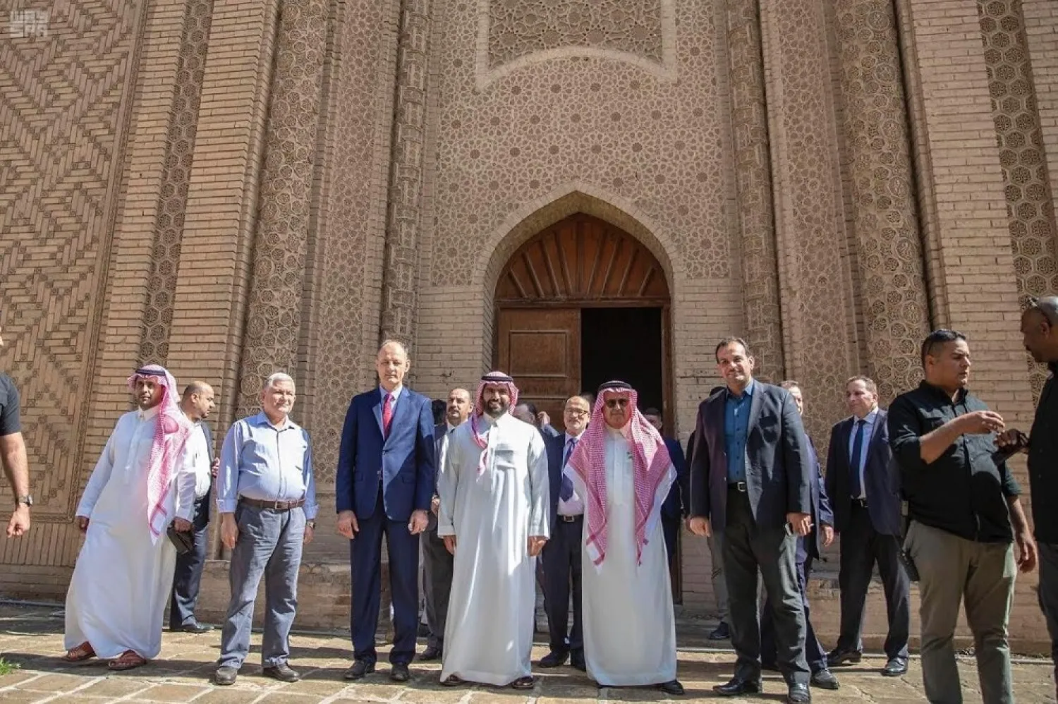 Saudi Culture Minister Prince Badr bin Abdullah bin Farhan tours Baghdad. (SPA) 