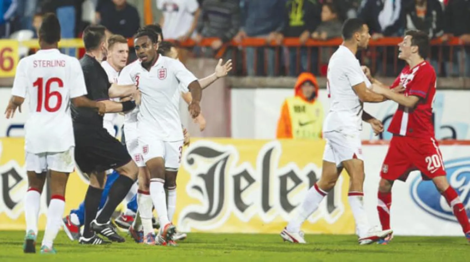2012 yılında Sırbistan’daki futbol karşılaşmasında ırkçı tezahüratlara maruz kalan Rose kendisine kırmızı kart gösteren hakemle tartıştmıştı