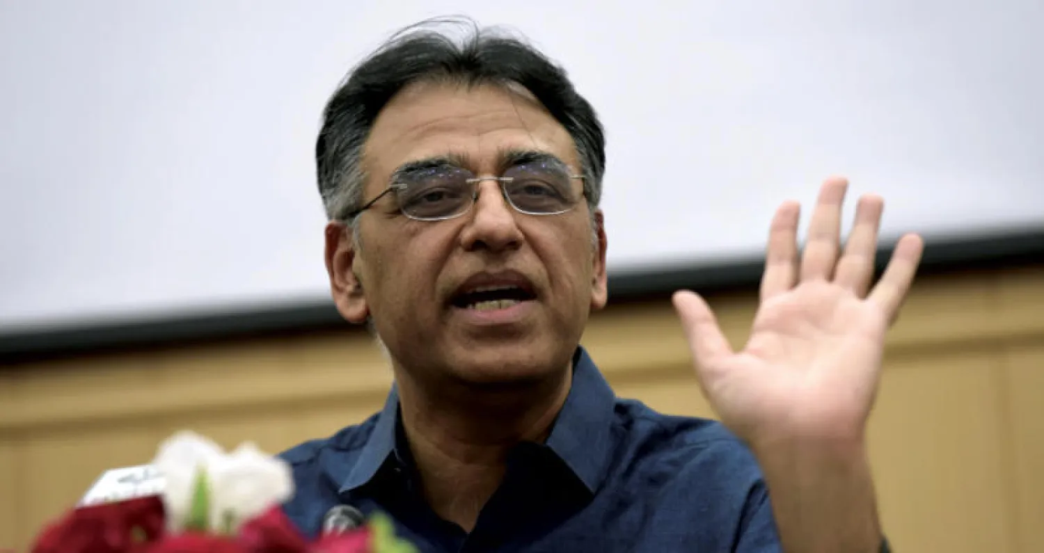 استقالة وزير المالية المقرب من عمران خان بعد العودة من جولة مفاوضات مع صندوق النقد الدولي (إ.ب.أ)