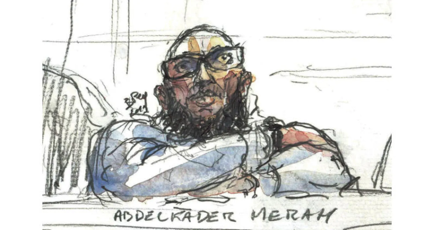 عبد القادر مراح خلال مثوله أمام المحكمة الجنائية في باريس في 25 مارس 2019 وهو الشقيق الأكبر لمحمد مراح الذي قتل سبعة أشخاص في تولوز ومونتوبان (جنوب غربي فرنسا) في مارس 2012 (أ.ف.ب)