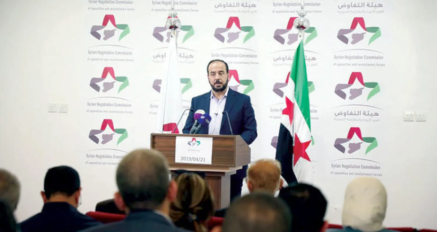 نصر الحريري خلال المؤتمر الصحافي في الرياض أمس (الشرق الاوسط)