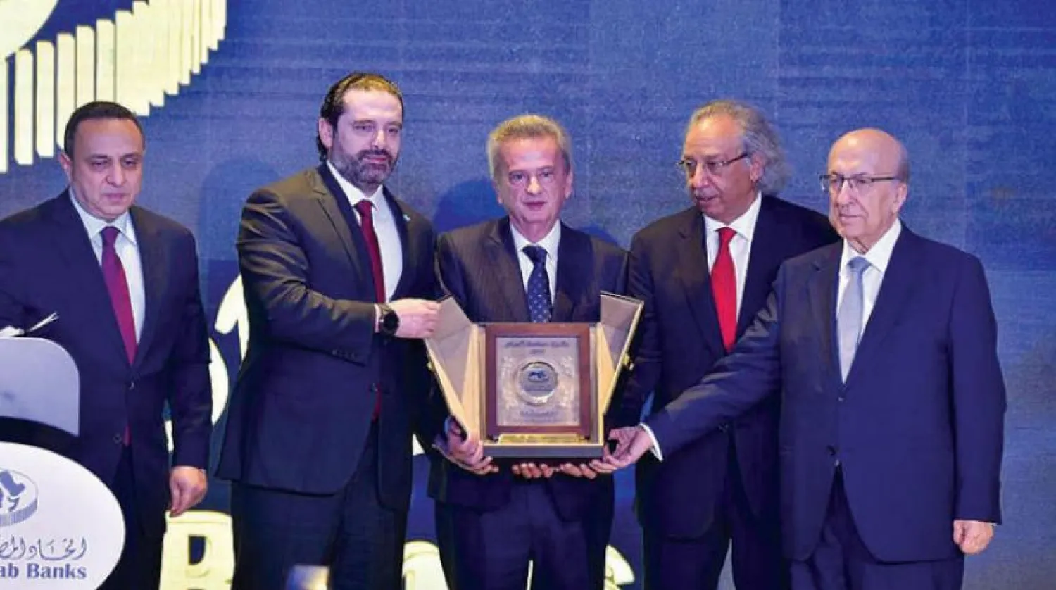 Kahire’deki Afrika Zirvesi'ne katılan liderler hatıra fotoğrafı çektirdi. (epa)