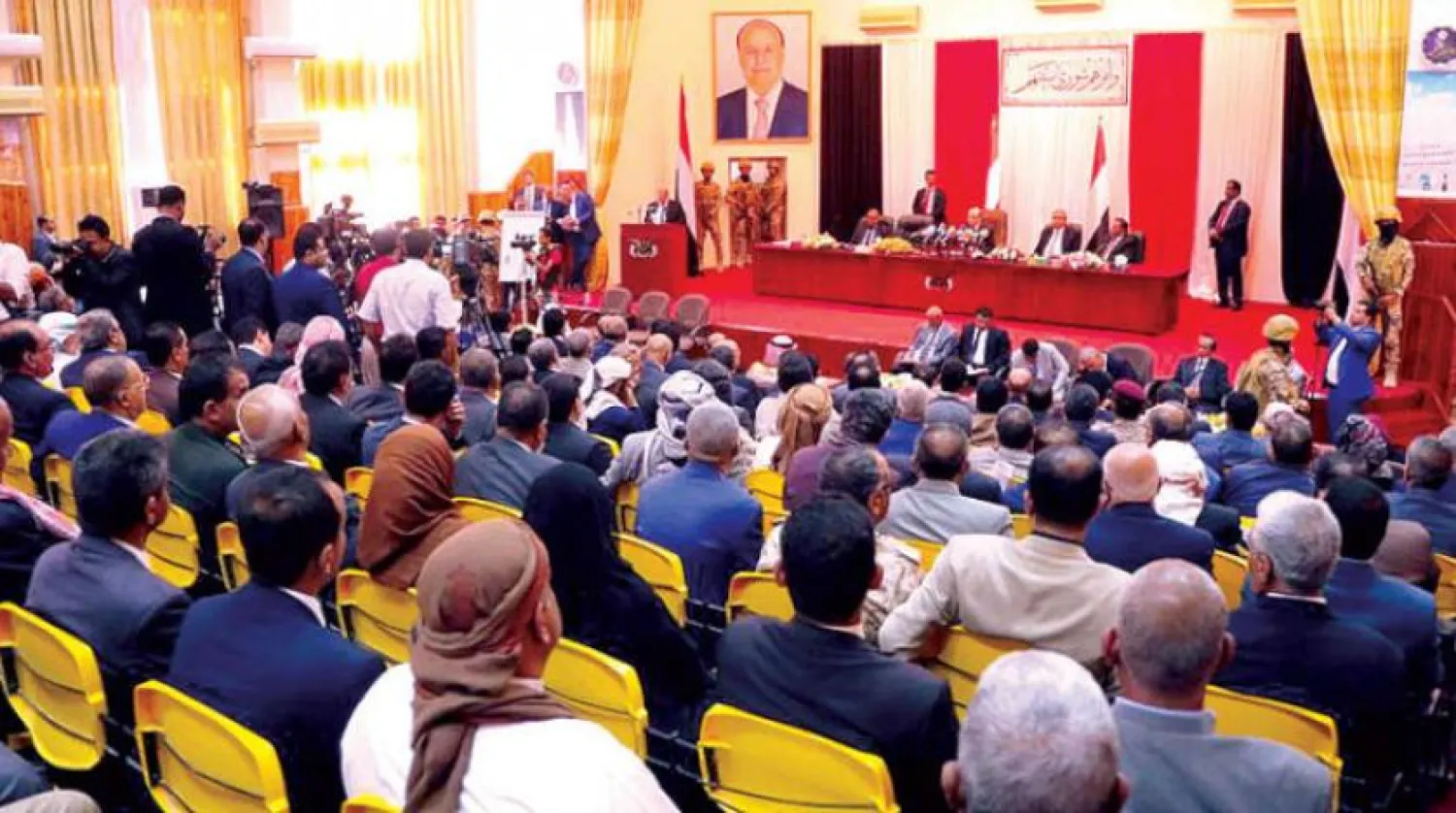 The new Cabinet’s session in the presence of President Abdrabbuh Mansur Hadi in Seiyun (Saba News Agency)