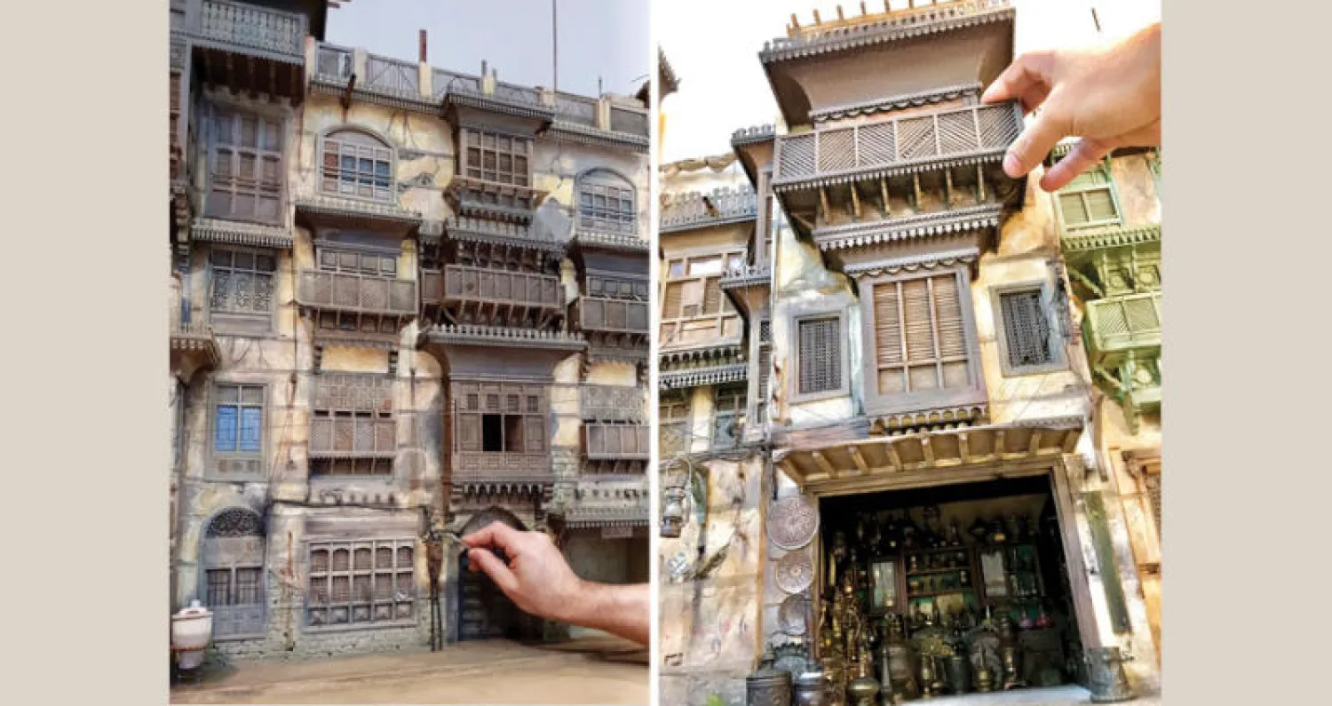 النوافذ والزخارف والأبواب المنقوشة كما نقلها عيد في عمله الفني  -   قرّر نقل ذاكرة الماضي للحاضر عبر عمل فني مستمد من جدة القديمة
