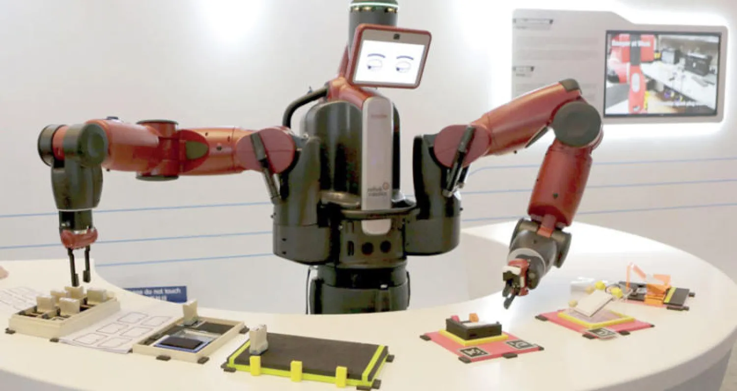 يتزايد دخول الروبوتات والأتمتة إلى مجالات وقطاعات جديدة كل يوم ما يهدد ملايين الوظائف (رويترز)