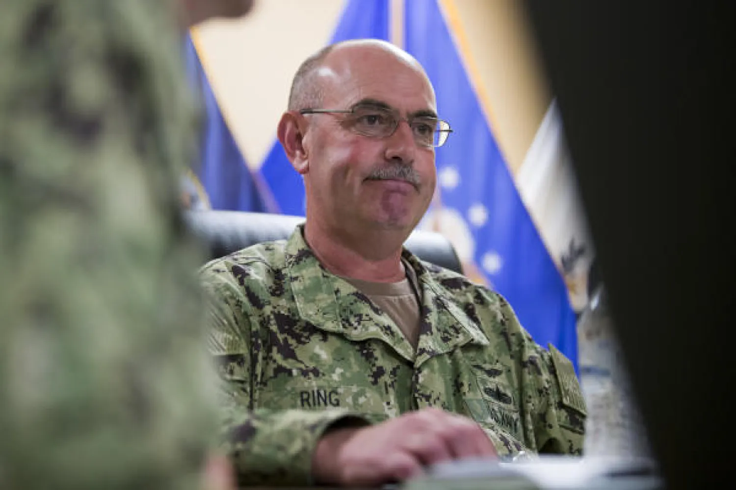 الأدميرال بحري جون رينج القائد المسؤول عن مركز الاعتقال العسكري الأميركي في خليج غوانتانامو (ا.ب)