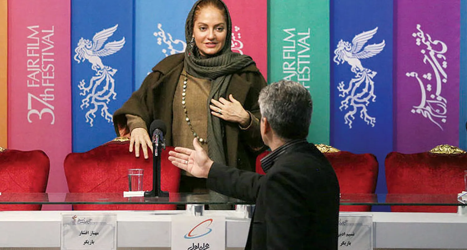 الممثلة الإيرانية مهناز أفشار على هامش مهرجان «فجر» السينمائي في طهران فبراير الماضي (مهر)