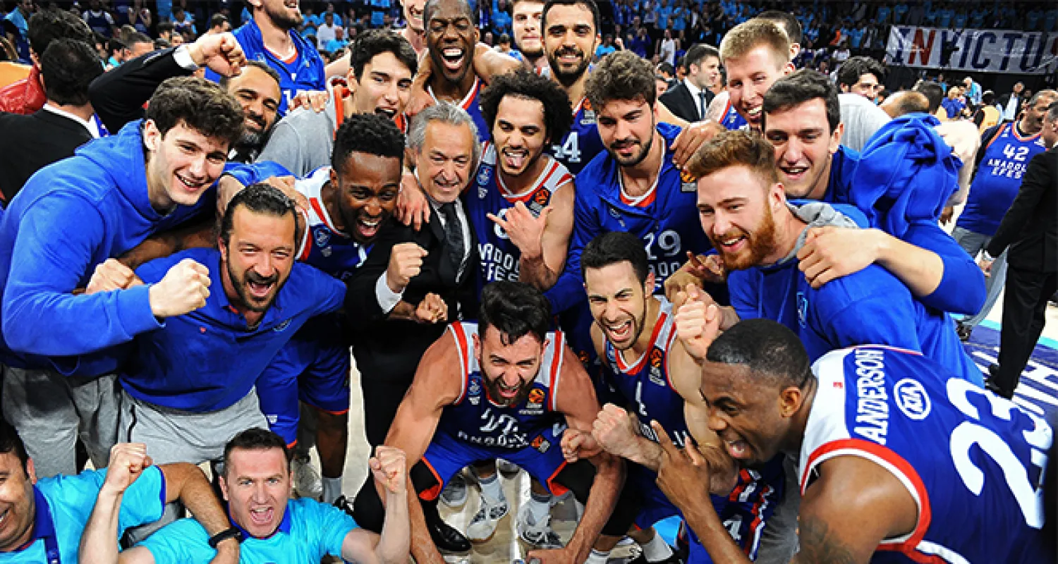 Anadolu Efes Final Four'da!