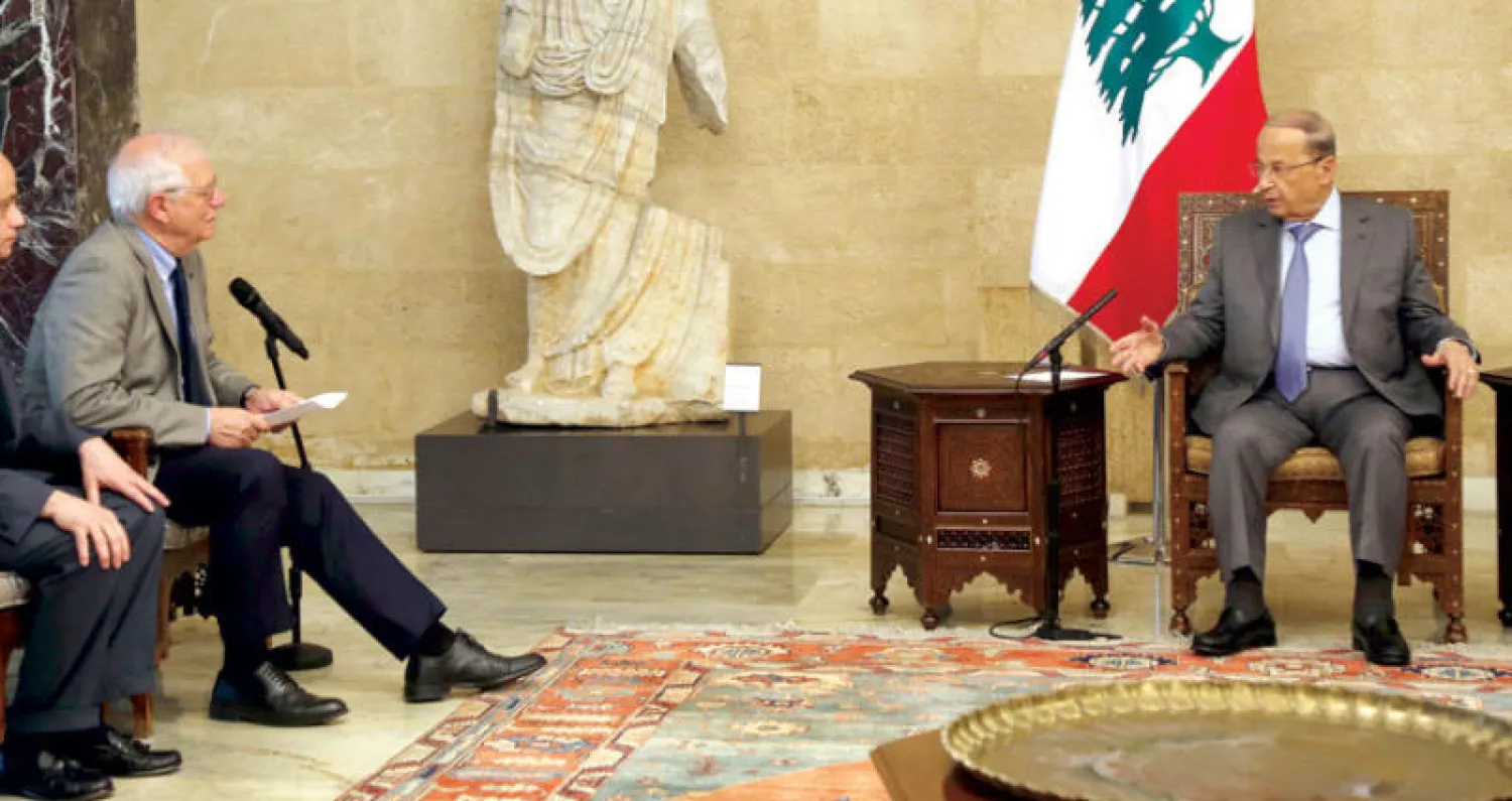 الرئيس ميشال عون خلال استقباله أمس وزير الخارجية الإسباني (إ.ب.أ)