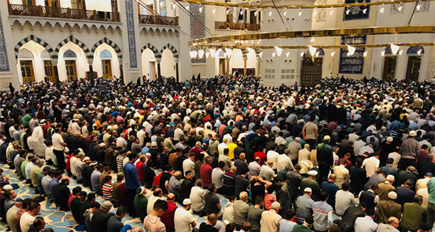 Büyük Çamlıca Camii'nde ilk teravih namazı kılındı