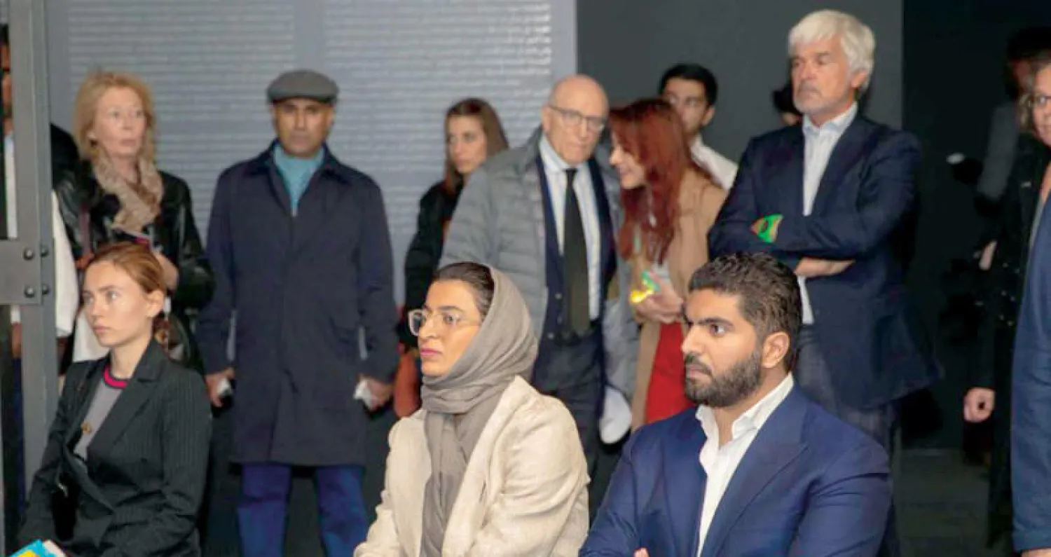 الأمير بدر بن فرحان وزير الثقافة السعودي ونورة الكعبي وزيرة الثقافة وتنمية المعرفة الإماراتية خلال افتتاح «مهرجان البندقية للفنون»