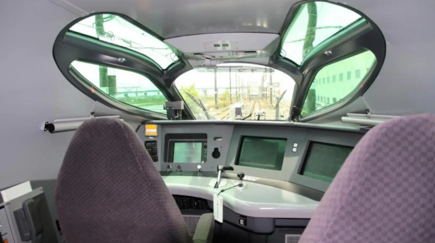 Yeni Alfa-X treninin kokpiti (EPA)