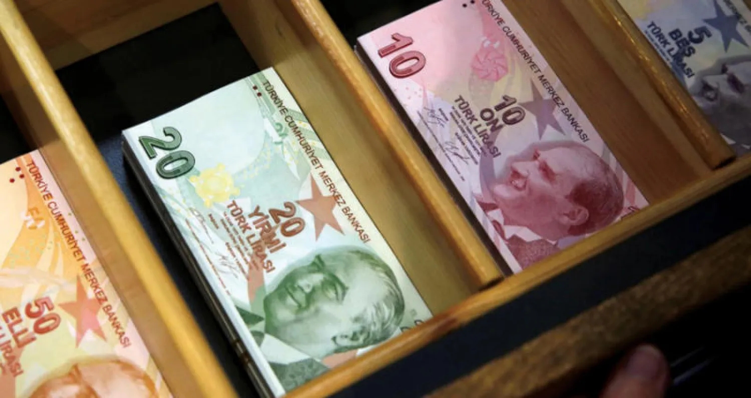 الليرة التركية تتعافى قليلاً بعد تدخل بنوك لبيع أكثر من مليار دولار