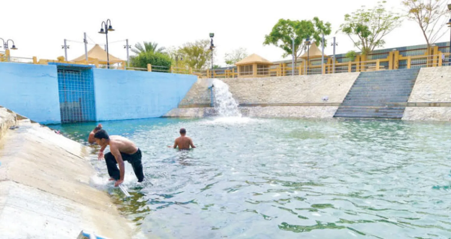 من عيون الأحساء