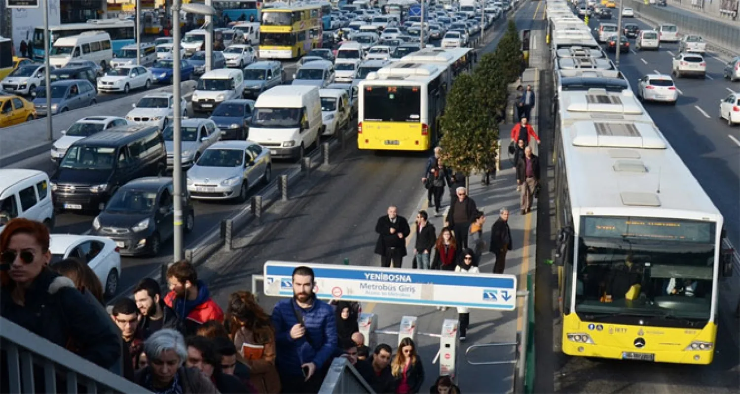 İstanbul'da öğrenciye mavi kart 40 liraya indi