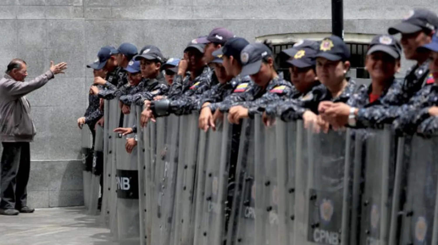 Guaido, Maduro’yu Ulusal Meclisi susturmak ile suçluyor 